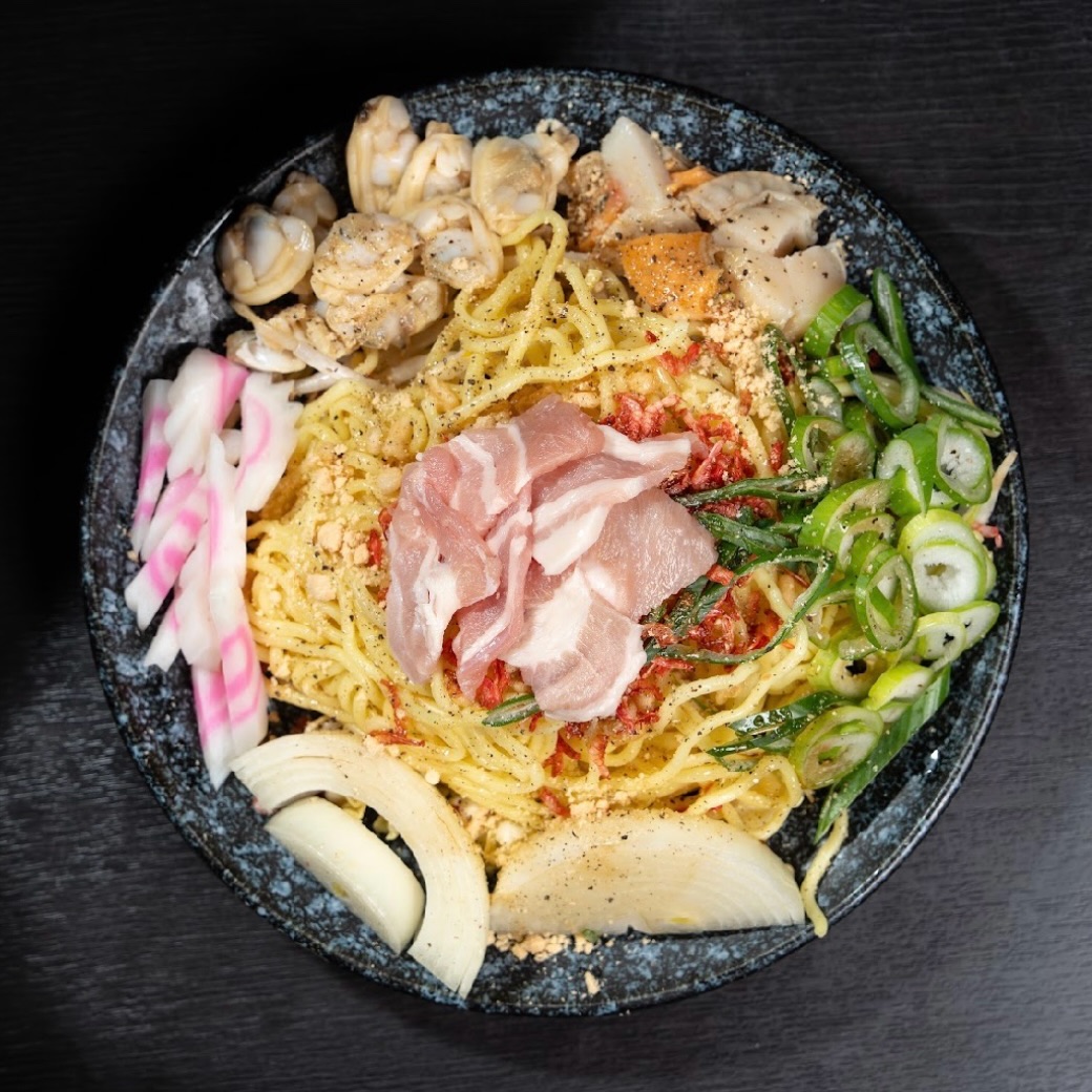 海鮮の旨みを存分に楽しめる「海鮮塩焼きそば」🦐🦑